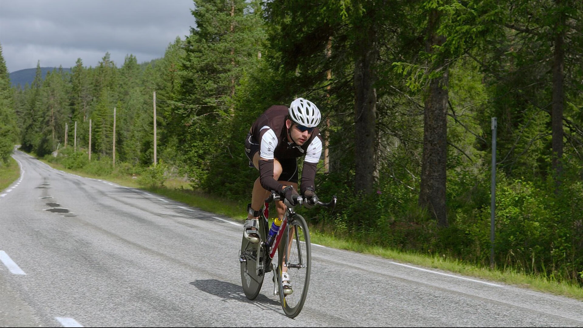 球队在欧冠赛场上展现强烈的求胜欲望，欧冠球队确定